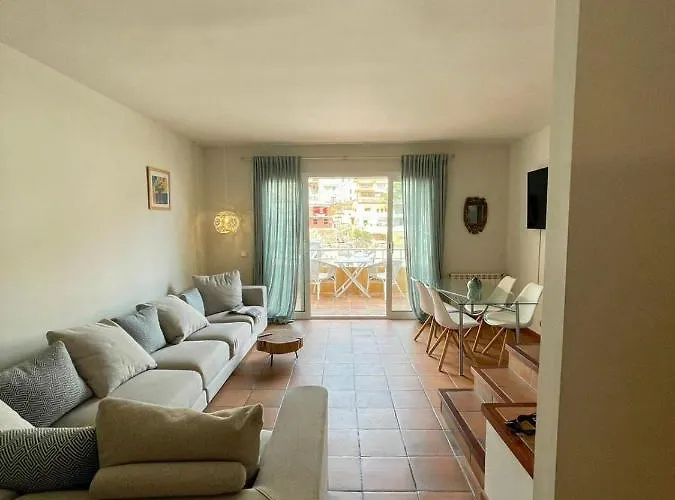 בית נופש Satuna Casa בגור
